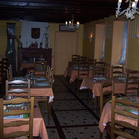 Hotel Le Lichou Vallon-en-Sully Exterior foto