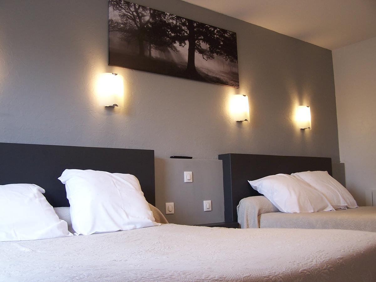 Hotel Le Lichou Vallon-en-Sully Exterior foto
